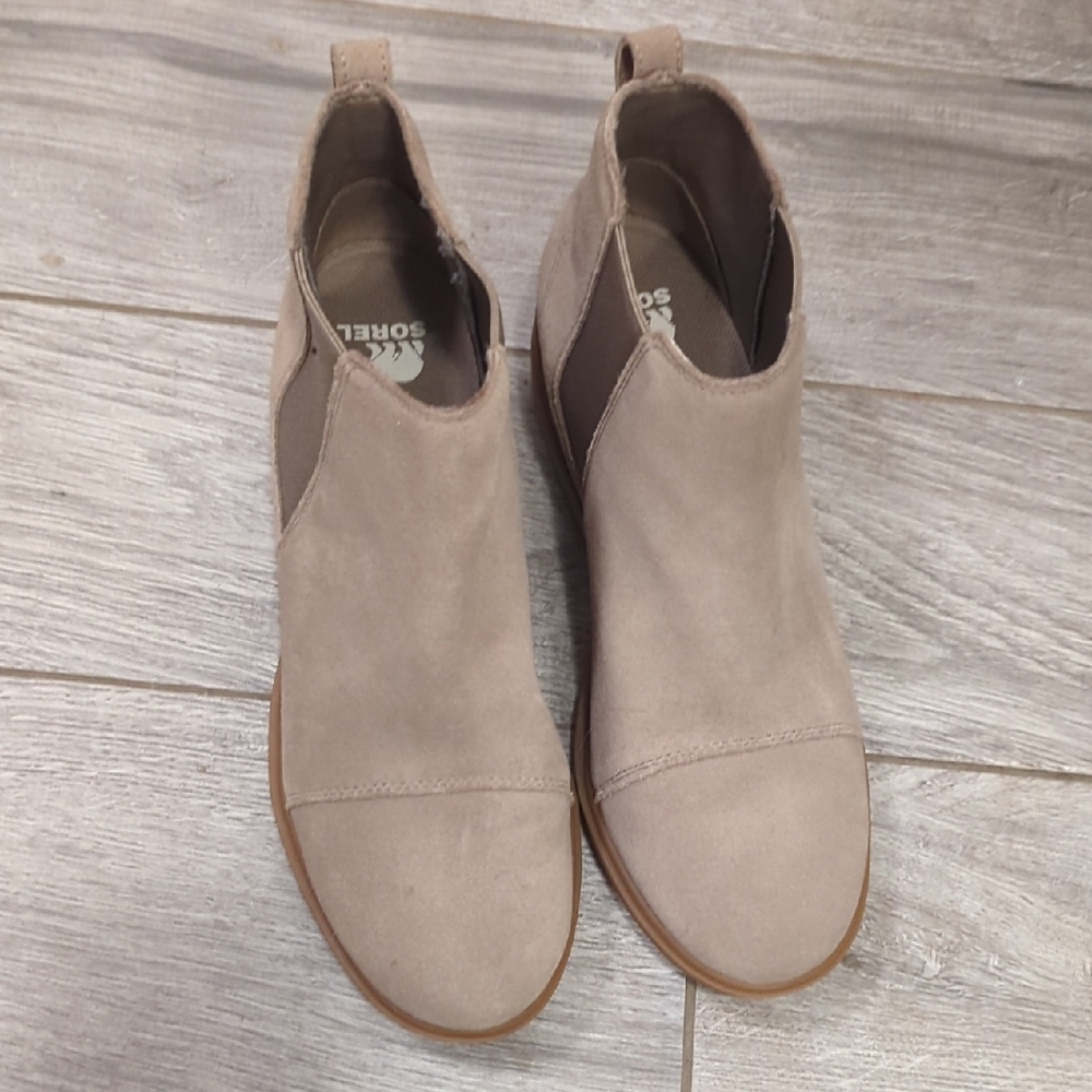 Sorel Women’s Suede Ankle Booties in Taupe